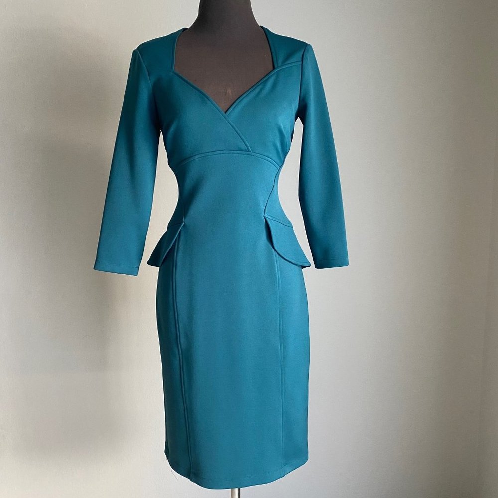 Maggy London sz 4 Long sleeve Sheath sweatheart peplum Dress